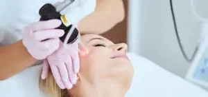 بررسی اثربخشی روش‌های مختلف لیزر درمانی برای مشکلات پوستی